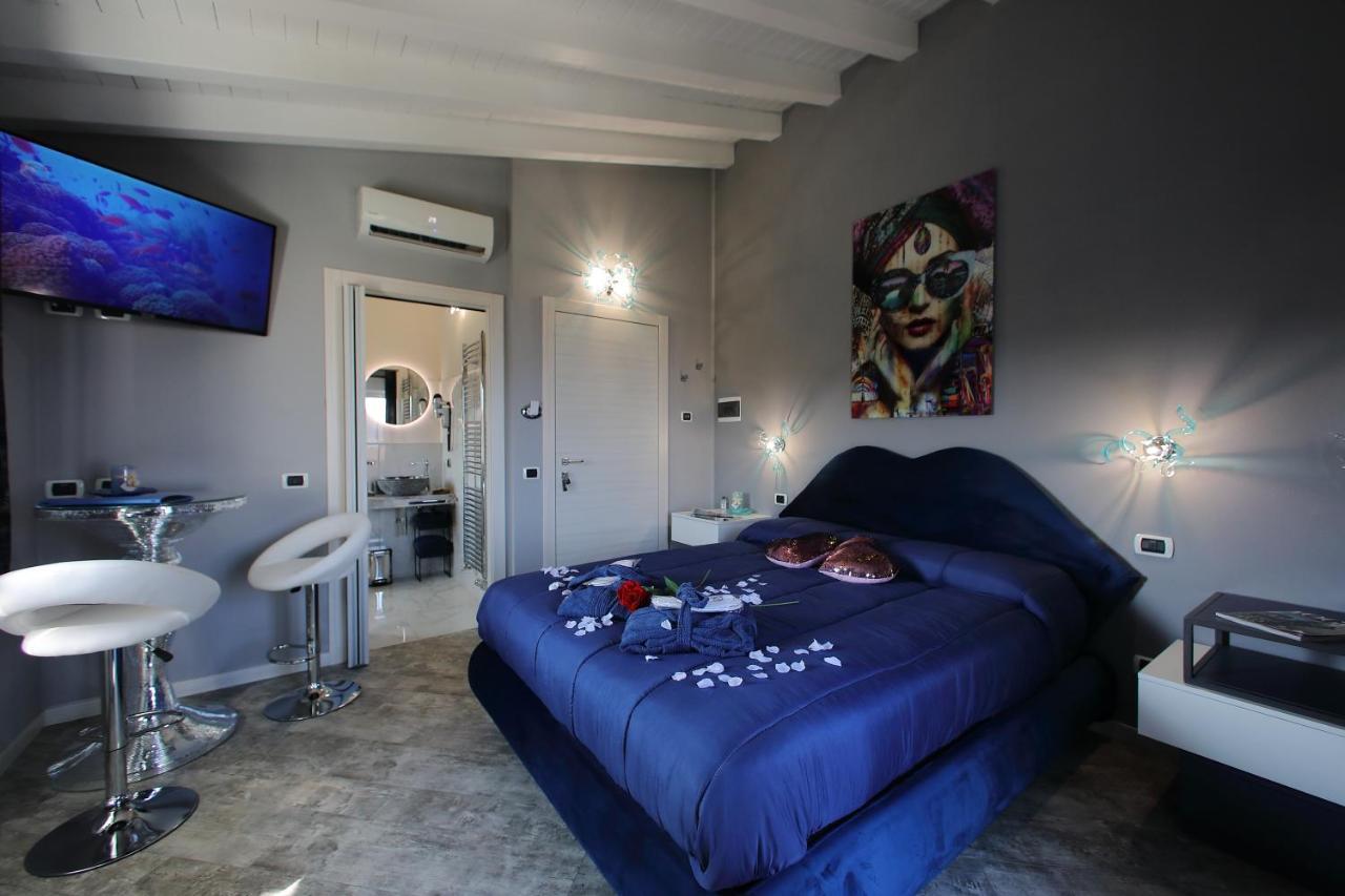 B&B Bellavista Exclusive In Zona Centrale Con Piscina Riscaldata E Jacuzzi Vista Lago Desenzano del Garda Ngoại thất bức ảnh