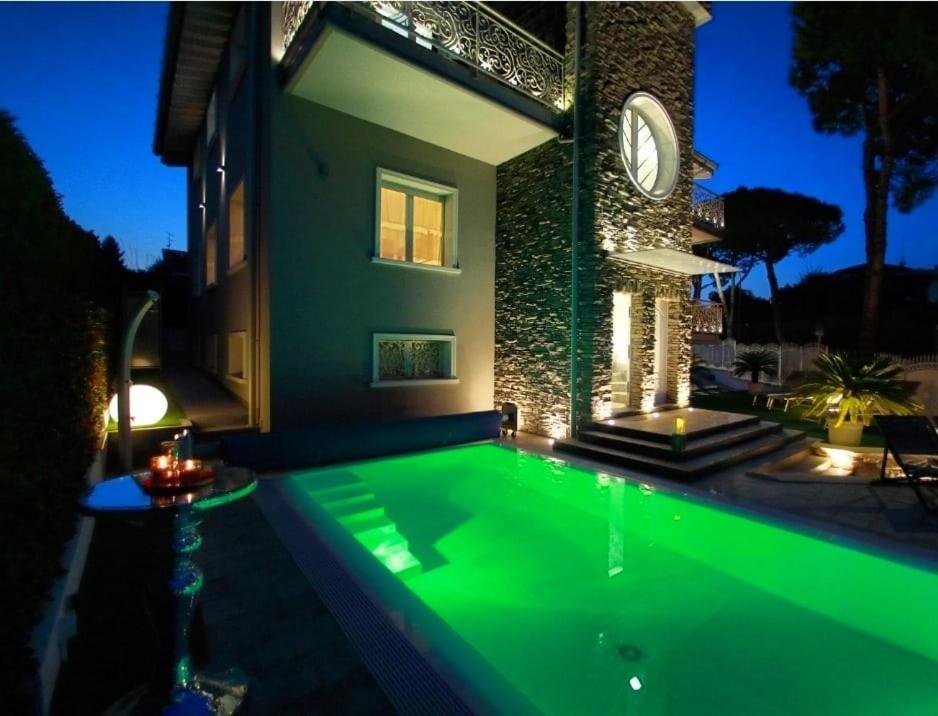 B&B Bellavista Exclusive In Zona Centrale Con Piscina Riscaldata E Jacuzzi Vista Lago Desenzano del Garda Ngoại thất bức ảnh